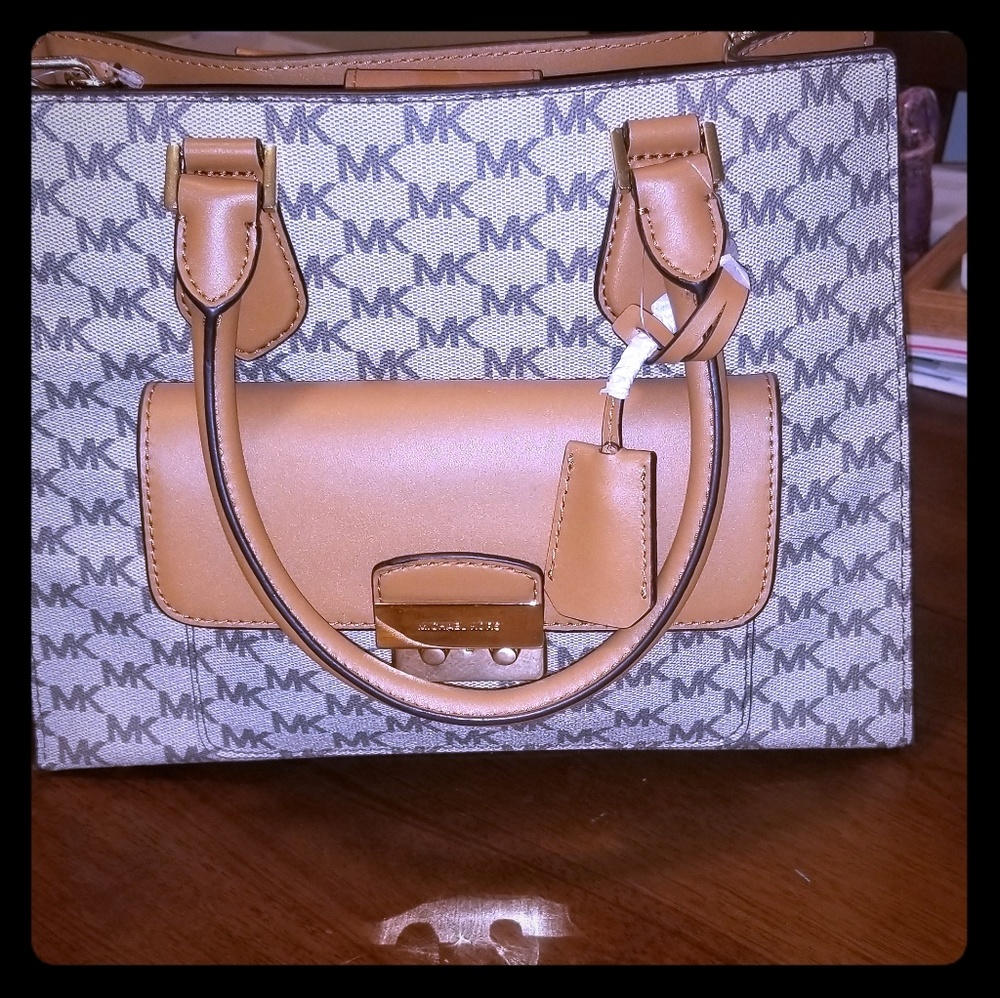 Authentic Michael Kors pocketbook
